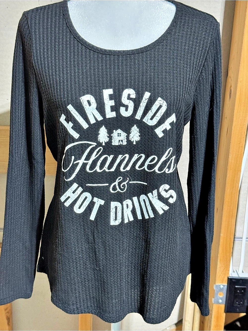 Cato Long Sleeve Graphic Top in Black Size Medium